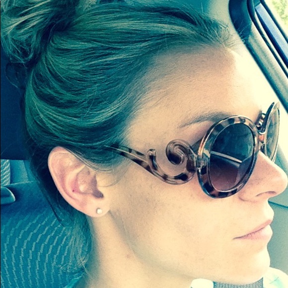 Thank you for popping in to check out my closet!β€οΈ - Picture 2 of 8